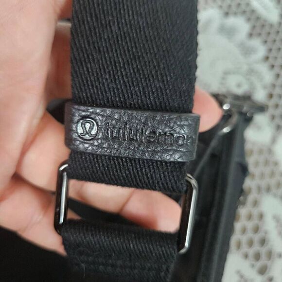 Lululemon crossbody - Picture 3 of 9